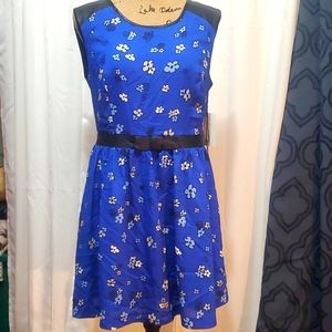 Young lady dress 💃 length 33 pit to pit 40 waist 33